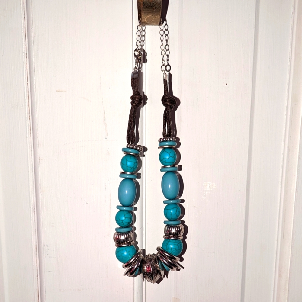 Chunky "turquoise" necklace